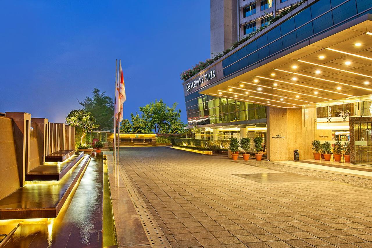 คราวน์ พลาซา อาห์มีดาบัด ซิตี้ เซ็นเตอร์ Hotel อาเมดาบัด ภายนอก รูปภาพ