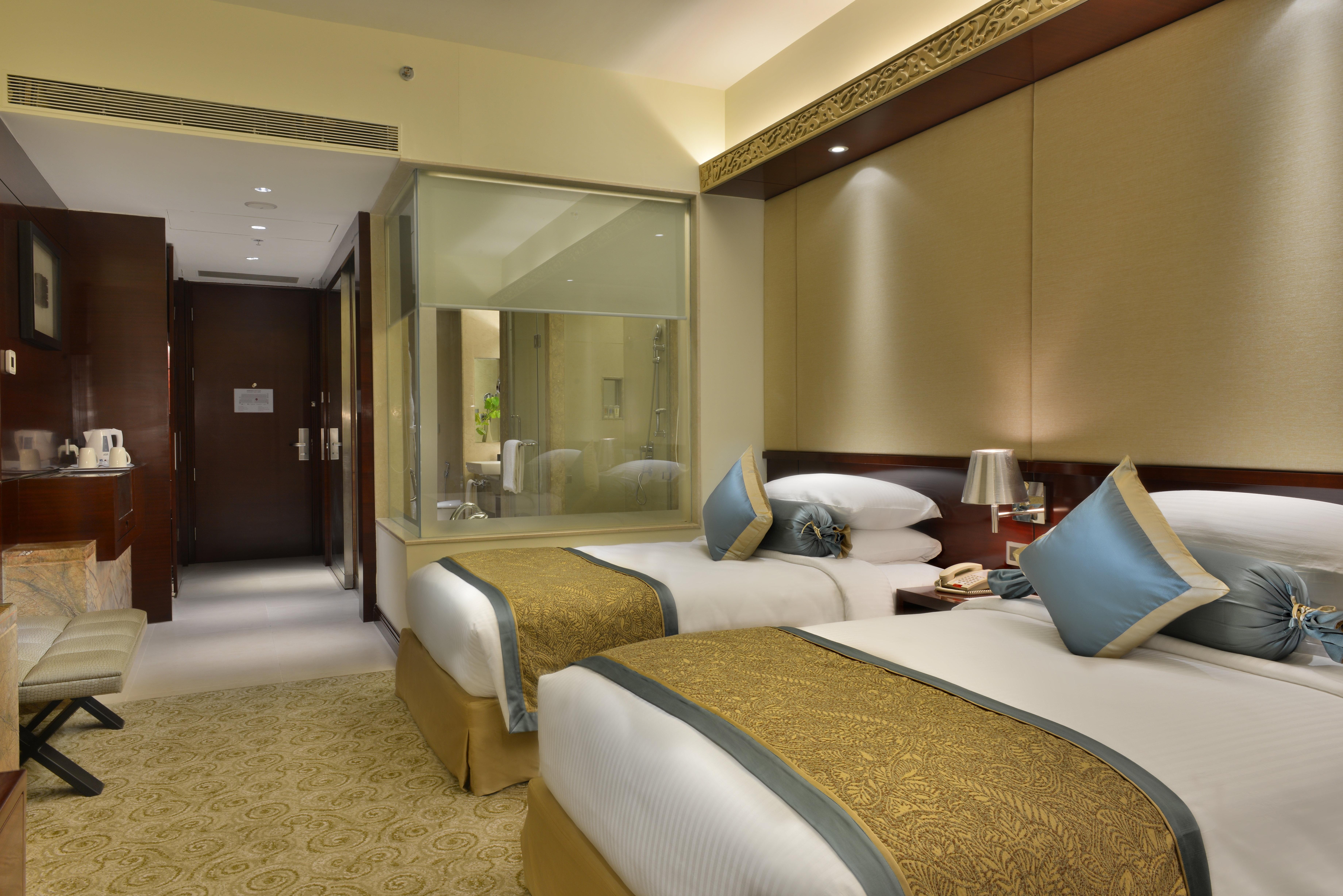 คราวน์ พลาซา อาห์มีดาบัด ซิตี้ เซ็นเตอร์ Hotel อาเมดาบัด ภายนอก รูปภาพ