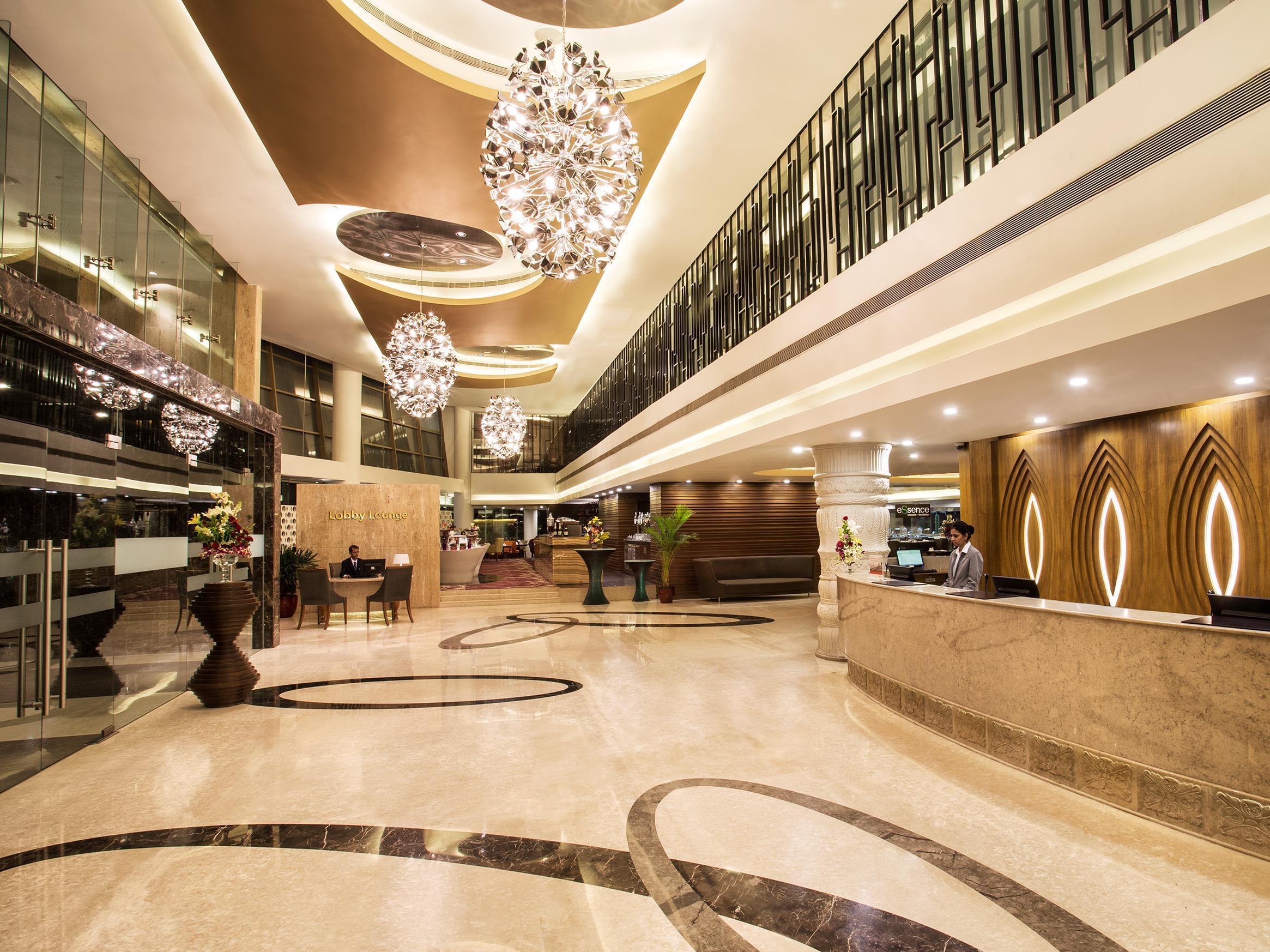 คราวน์ พลาซา อาห์มีดาบัด ซิตี้ เซ็นเตอร์ Hotel อาเมดาบัด ภายนอก รูปภาพ