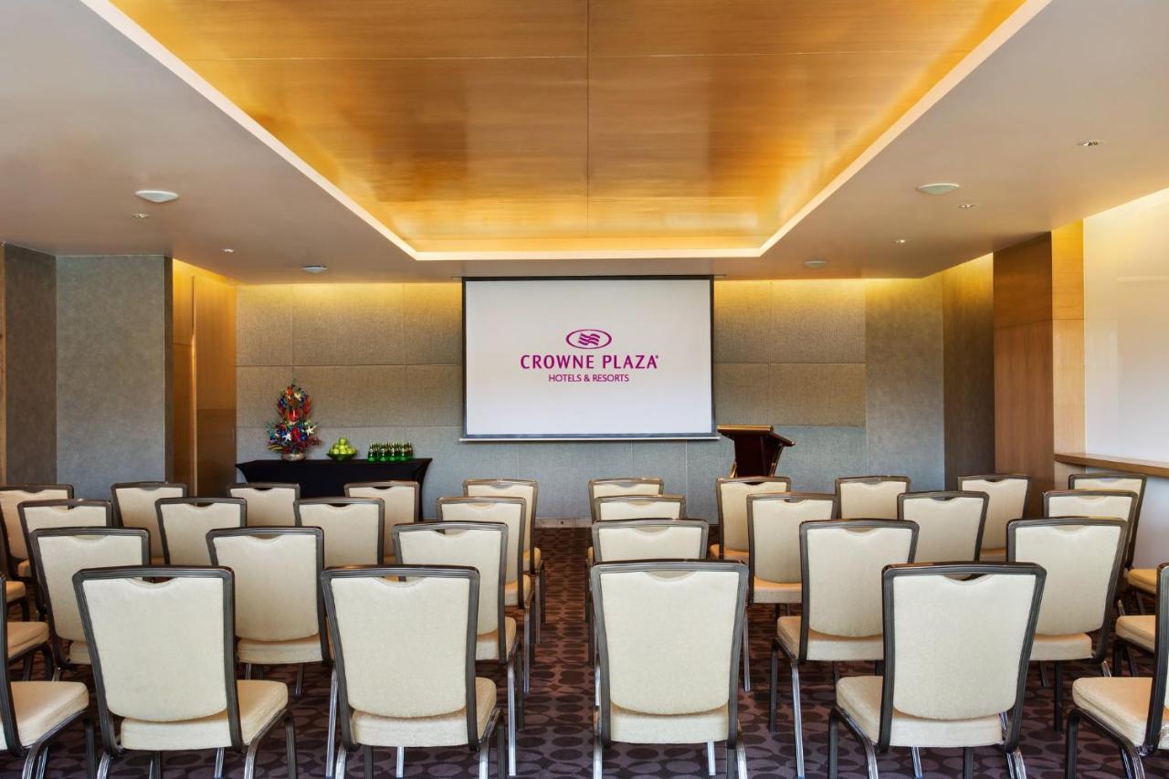คราวน์ พลาซา อาห์มีดาบัด ซิตี้ เซ็นเตอร์ Hotel อาเมดาบัด ภายนอก รูปภาพ